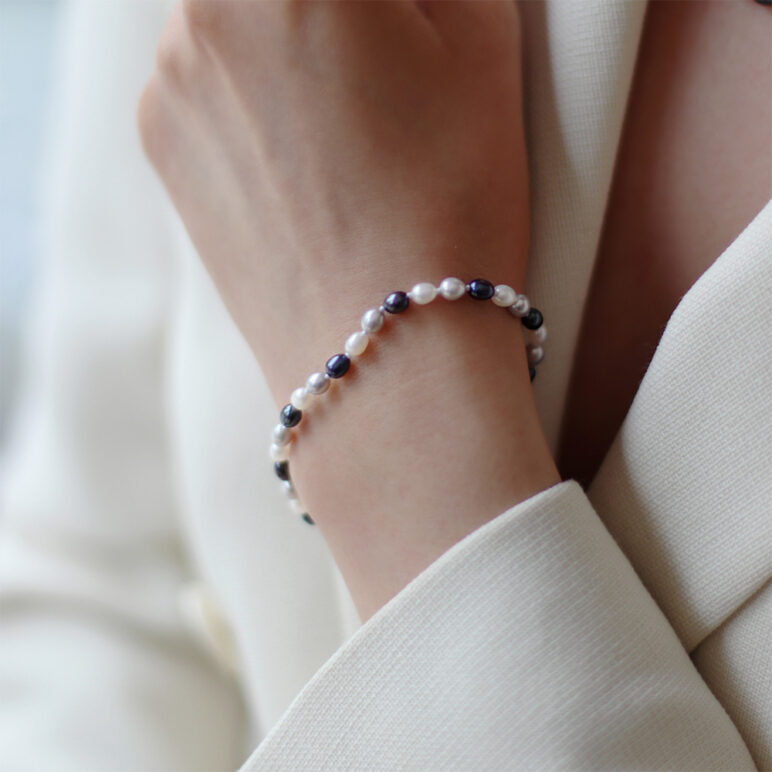 4mm peacock white grey oval freshwater pearl bracelet sterling silver clasp