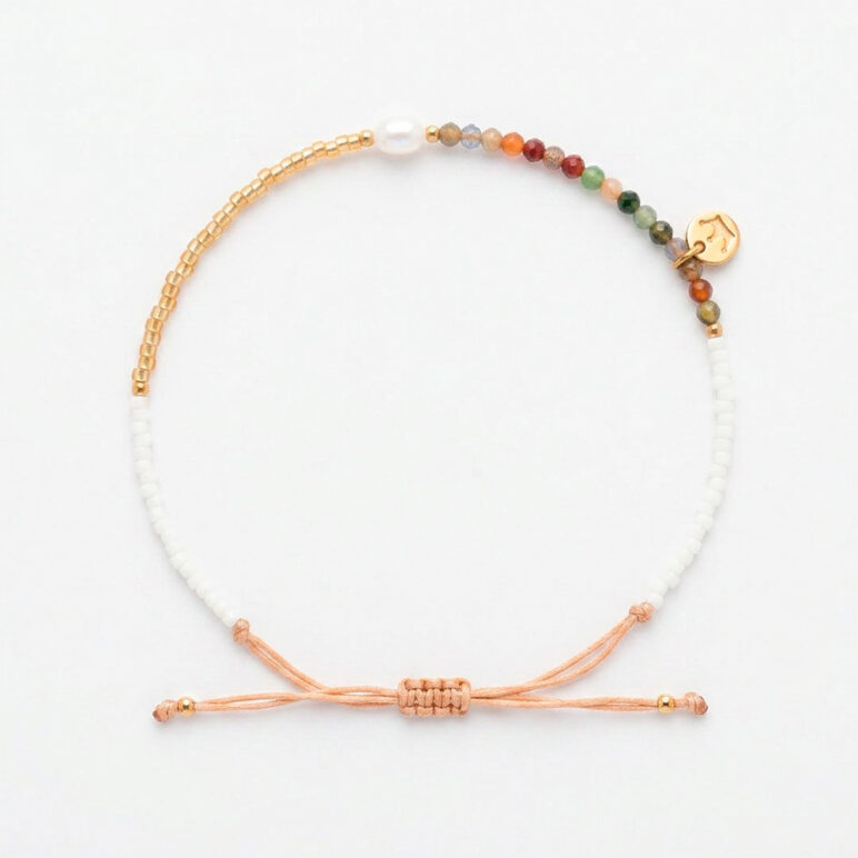 white 4mm oval freshwater pearl with India Agate and Miyuki Bead drawstring bracelet with white and yellow gold coloured beads